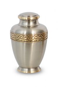 Klassieke messing urn met zwart en goud patroon